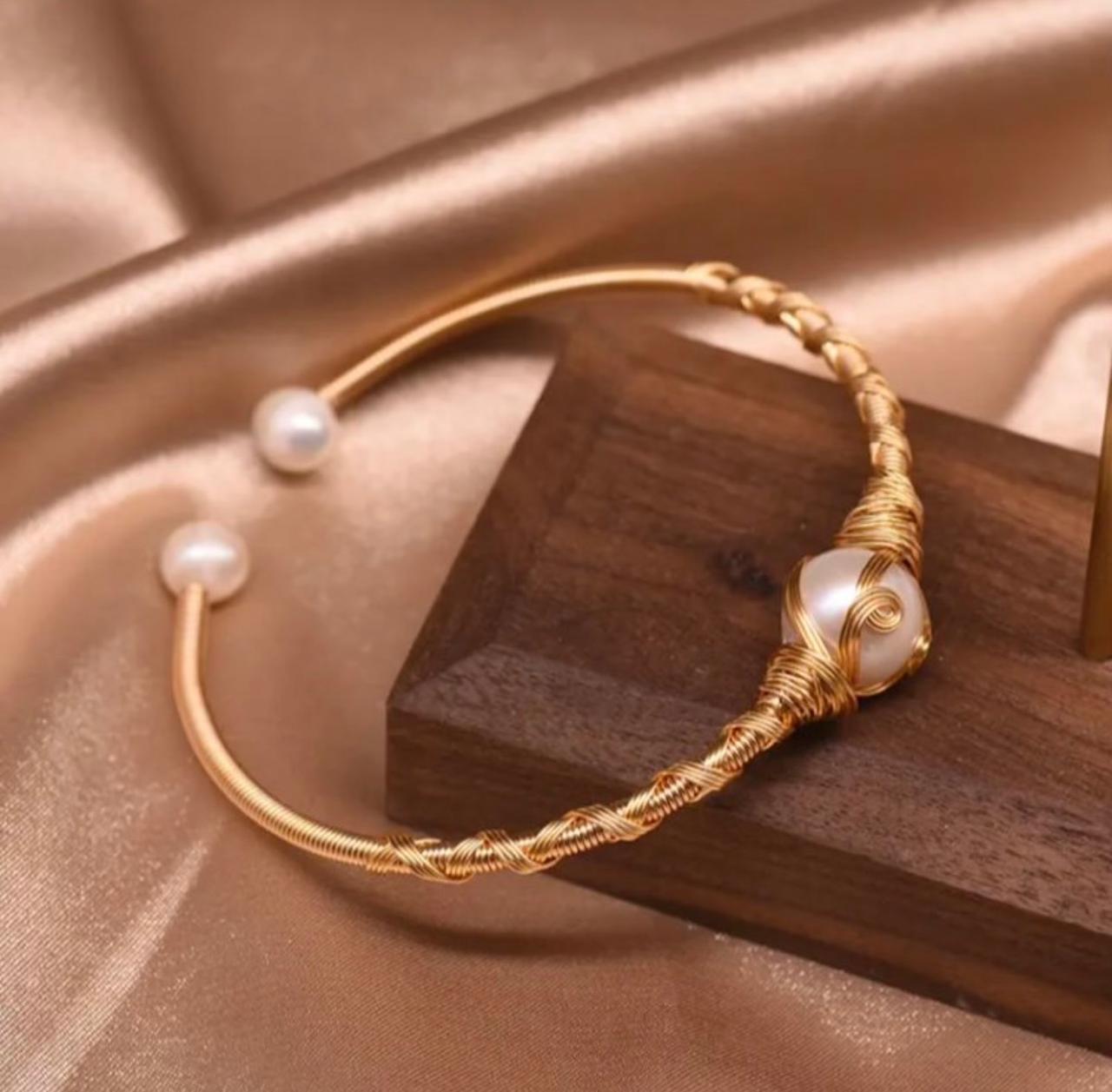 Natural Pearl Gold Plated Bracelet