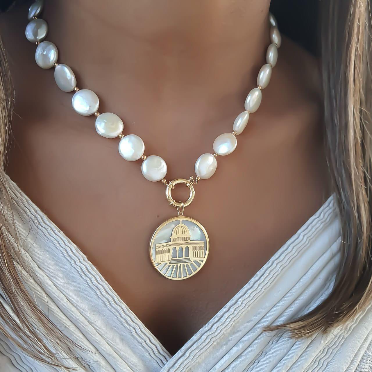Gold Design With Natural Pearl Necklace