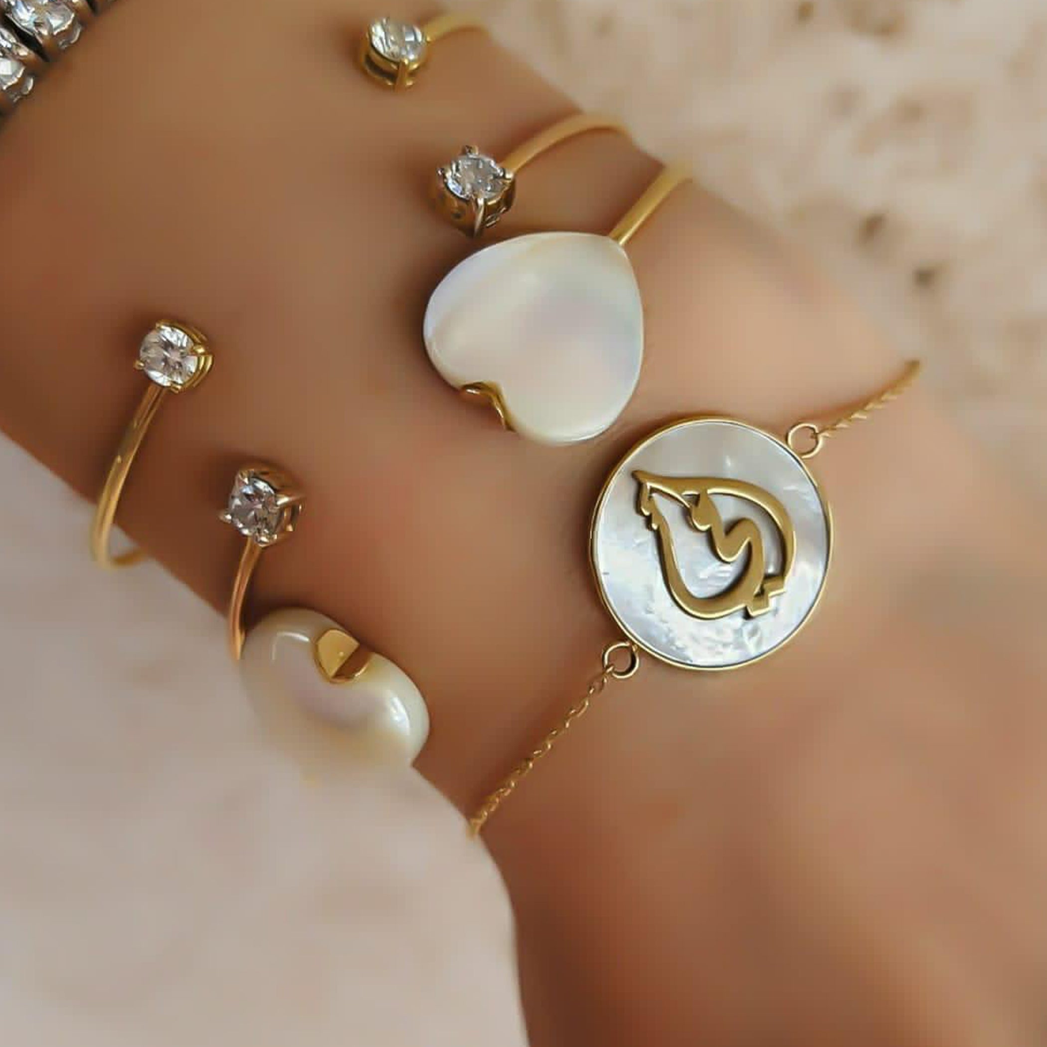 Gold (أمي) Design With Natural Pearl Bracelet